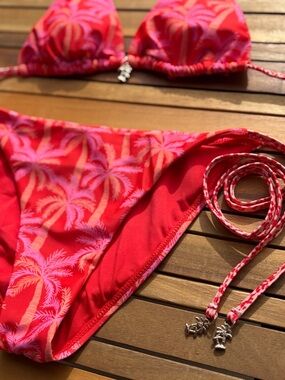 MEDIUM NWT ESCAPE TO PARADISE PALM TREE GOLD PINK ORANGE RED CHEETAH SWIM BIKINI
